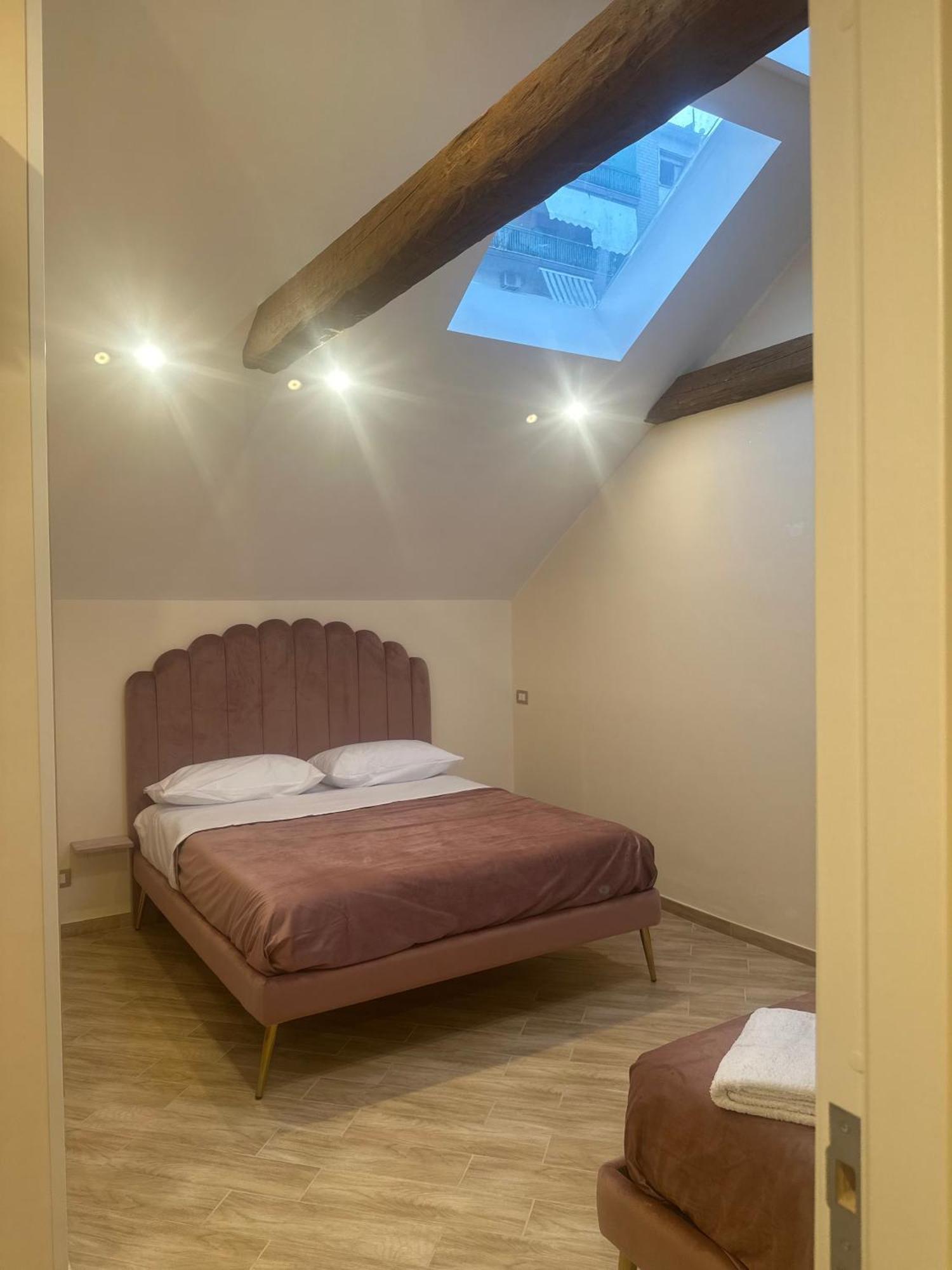 Attic Room Naples Luaran gambar