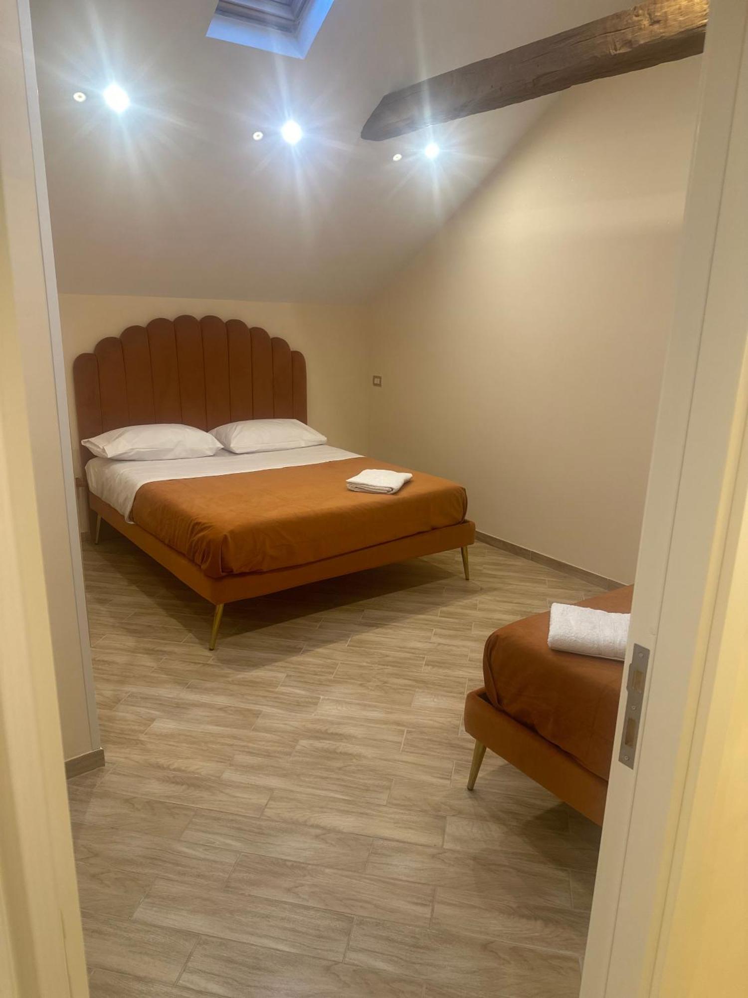 Attic Room Naples Luaran gambar