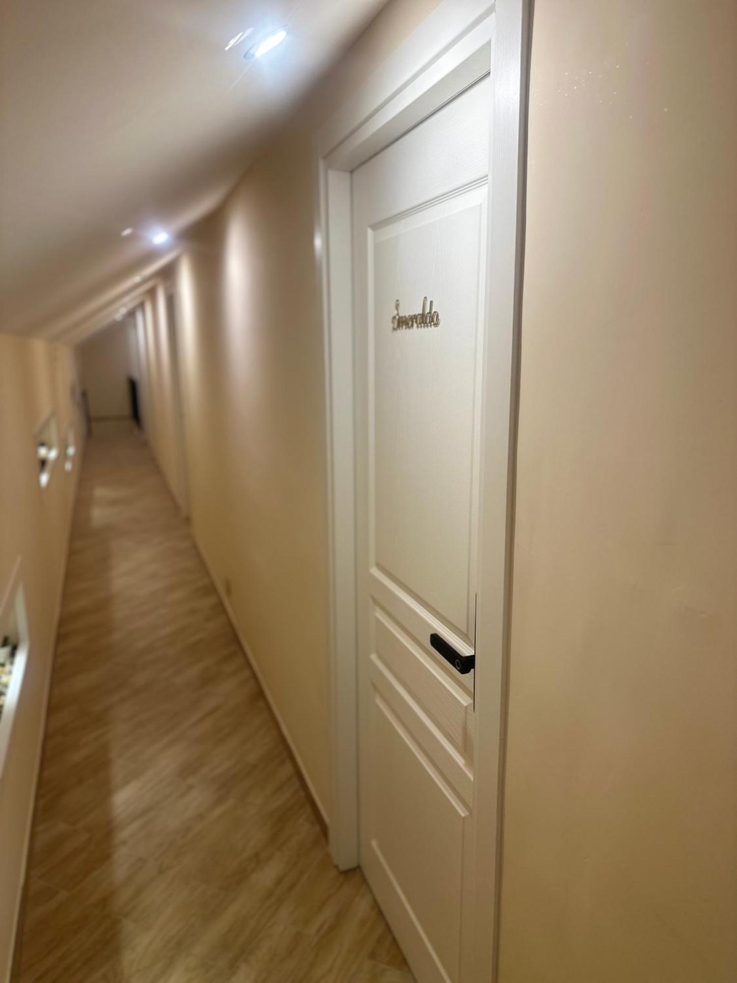 Attic Room Naples Luaran gambar